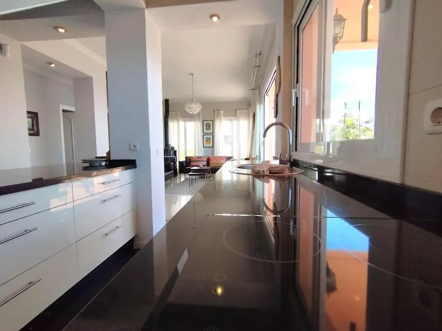 Amazing 3 Bedroom Townhouse Close To Burriana, Nerja