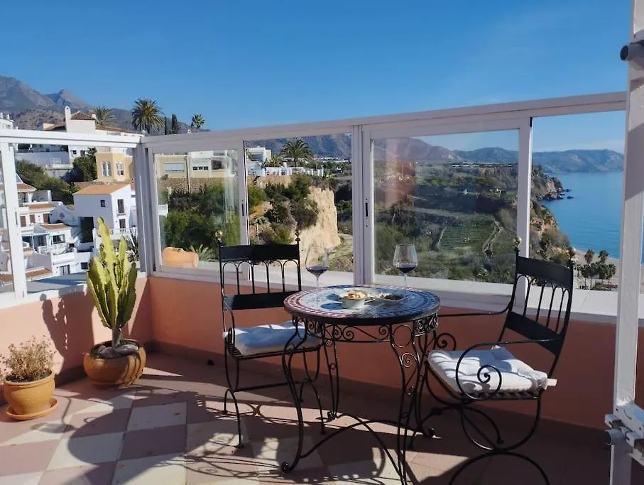 Amazing 3 Bedroom Townhouse Close To Burriana, Nerja