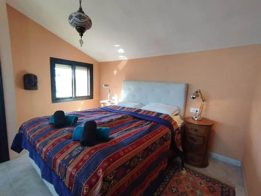 Amazing 3 Bedroom Townhouse Close To Burriana, Nerja Apartment